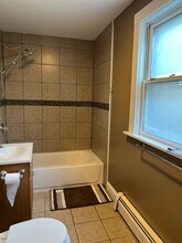 8727 Point Ave, Unit 1 in Niagara Falls, NY - Foto de edificio - Building Photo