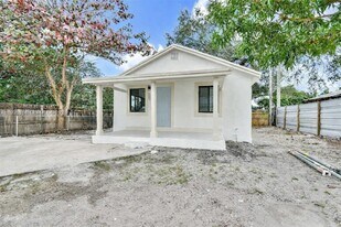 2919 NW 92nd St in Miami, FL - Building Photo