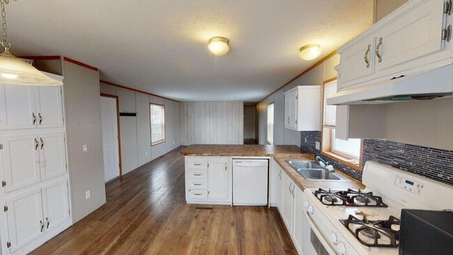 124 Delta Ave in Bismarck, ND - Building Photo - Building Photo