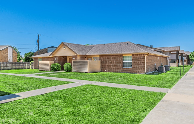 Cathy's Pointe Apartments in Amarillo, TX - Foto de edificio - Building Photo