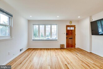 5513 Chillum Pl NE in Washington, DC - Building Photo - Building Photo