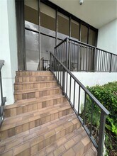 1915 Brickell Ave in Miami, FL - Building Photo - Building Photo