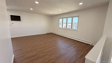 540 Oak St in Copiague, NY - Building Photo - Building Photo