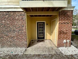 8758 Mallard Reserve Dr in Tampa, FL - Building Photo