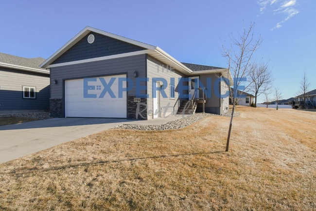 3704 S Outfield Cir in Sioux Falls, SD - Building Photo - Building Photo