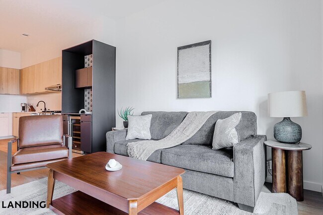 2623 Keene St, Unit 558 in Houston, TX - Foto de edificio - Building Photo