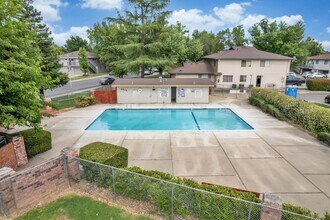 6452 Bremen Dr, Unit 6452 Bremen Drive 4 in Citrus Heights, CA - Building Photo - Building Photo