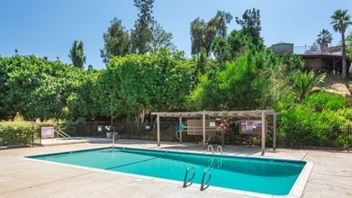 6671 Reservoir Ln in San Diego, CA - Building Photo - Building Photo