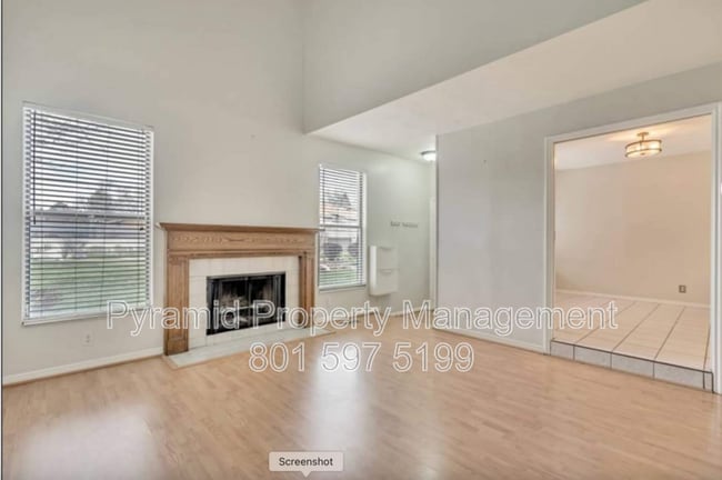 8758 Oak Park Cir in Sandy, UT - Building Photo - Building Photo