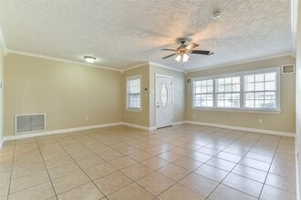 11 Lyncrest Dr in Galveston, TX - Building Photo - Building Photo