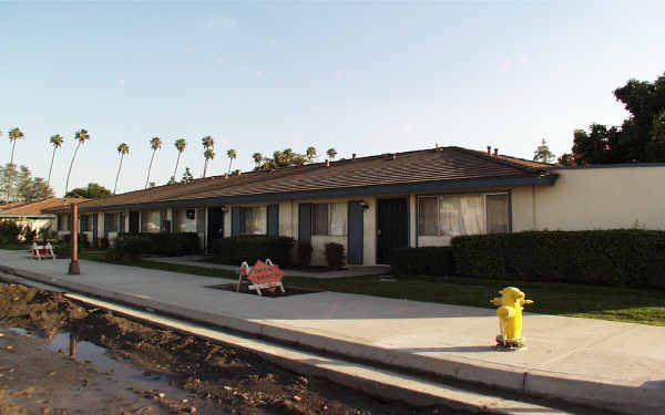 Villa Palms Apartments in Anaheim, CA - Building Photo