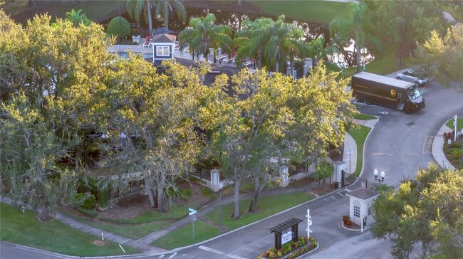 5374 Diplomat Ct in Kissimmee, FL - Foto de edificio - Building Photo