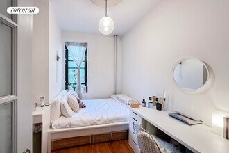 128 W 13th St in New York, NY - Building Photo - Building Photo
