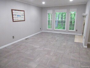 1816 Burning Bush Ct in Rochester Hills, MI - Building Photo - Building Photo