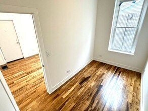 1325 W 18th St in Chicago, IL - Building Photo - Building Photo