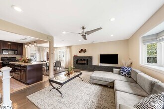 74 Emerald Pl in Clark, NJ - Building Photo - Building Photo