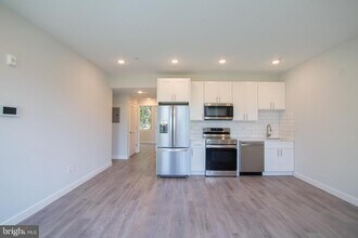 2649 Titan St in Philadelphia, PA - Building Photo - Building Photo