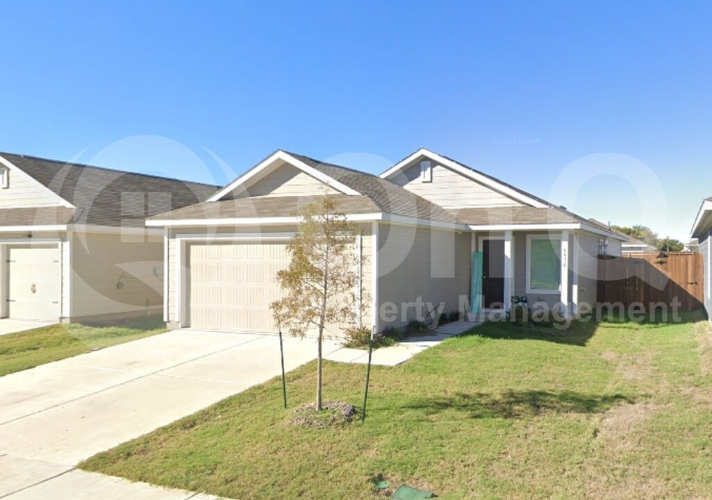 5970 Wedgemere Dr in Princeton, TX - Building Photo