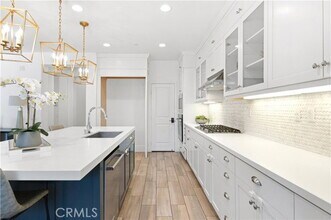 30 Windwalker Way in Tustin, CA - Building Photo - Building Photo