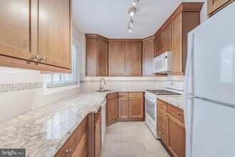 3282 Martha Custis Dr in Alexandria, VA - Building Photo - Building Photo