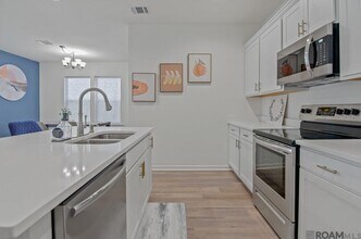 5618 Cottage Lake Dr in Baton Rouge, LA - Building Photo - Building Photo