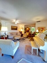 333 SE Martin Ave in Stuart, FL - Foto de edificio - Building Photo