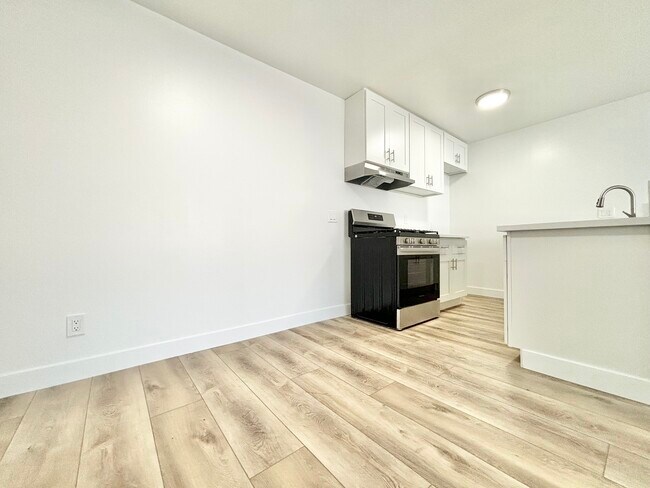 247 S Rampart Blvd-Unit -101 in Los Angeles, CA - Building Photo - Building Photo