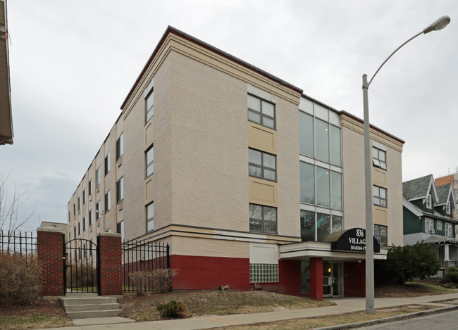 Villages Apartments in Milwaukee, WI - Foto de edificio - Building Photo