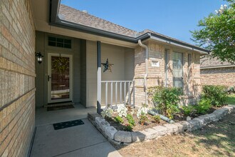 956 Carlin Ln in Burleson, TX - Building Photo - Building Photo