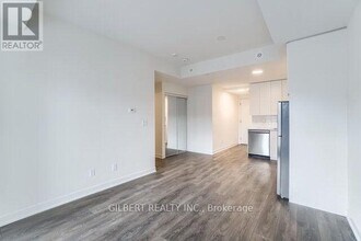 160 Canon Jackson Dr in Toronto, ON - Building Photo - Building Photo