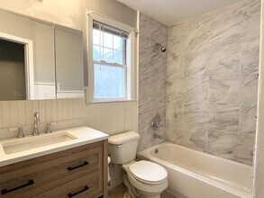 55 Barberry Ct in Oyster Bay, NY - Building Photo - Building Photo