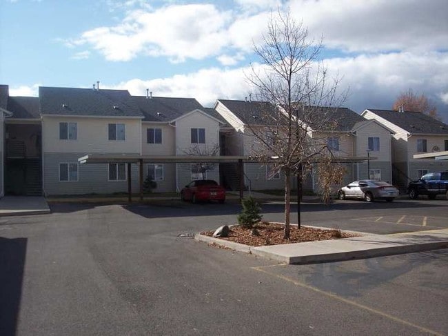 Shadow Mountain Apartments in Helena, MT - Foto de edificio - Building Photo
