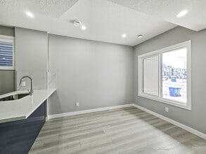 438 Carringvue Grove NW in Calgary, AB - Building Photo - Building Photo