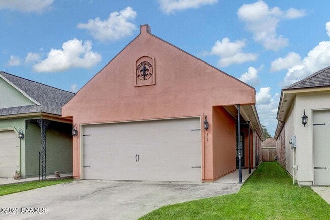 121 Flagg Pl