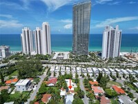 211 190th St in Sunny Isles Beach, FL - Foto de edificio - Building Photo