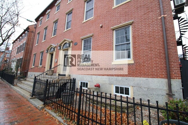 159 State Street in Portsmouth, NH - Building Photo - Building Photo