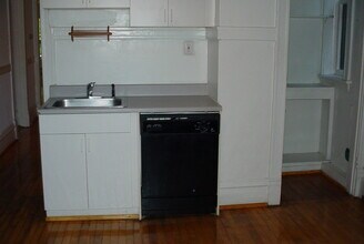 934 W Newport Ave, Unit Apt 2 in Chicago, IL - Building Photo - Building Photo