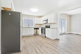 Room in House on Hutchens Rd SE in Atlanta, GA - Building Photo - Building Photo
