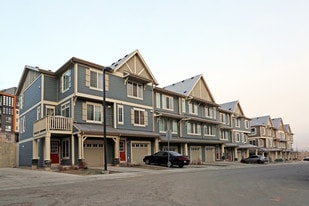 73 Kinlea Way NW in Calgary, AB - Building Photo