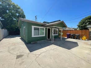 480 E Plymouth St in Long Beach, CA - Building Photo - Building Photo