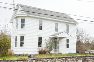 445 S Edgewood Dr, Unit 2 in Hagerstown, MD - Building Photo