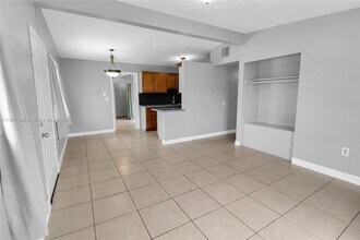 272 NW 30th Terrace in Fort Lauderdale, FL - Building Photo - Building Photo