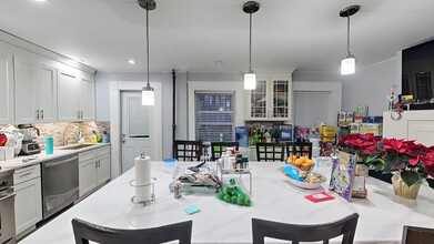 49 Hart St in Brooklyn, NY - Building Photo - Interior Photo