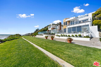 31721 Sea Level Dr in Malibu, CA - Building Photo - Building Photo