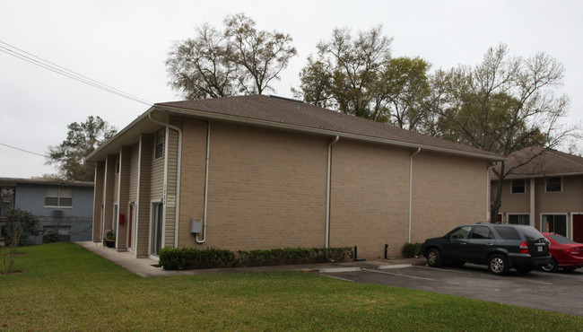 Elmhurst Manor in Jacksonville, FL - Foto de edificio - Building Photo