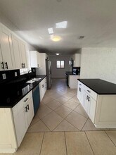 6230 NW 18th Ct in Sunrise, FL - Building Photo - Building Photo