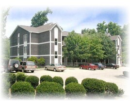 Forest Pointe Apartments in Durham, NC - Foto de edificio - Building Photo