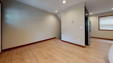 959 17th Ave SE-Unit -#2 in Minneapolis, MN - Building Photo - Building Photo