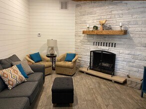 7 Melville Ln in Narragansett, RI - Foto de edificio - Building Photo