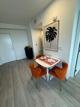 1460 NW 35th St, Unit A-1 in Miami, FL - Foto de edificio - Building Photo